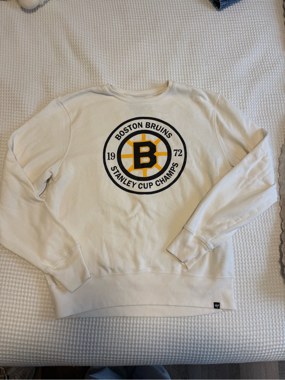 47 Brand Cream Boston Bruins Graphic Crewneck